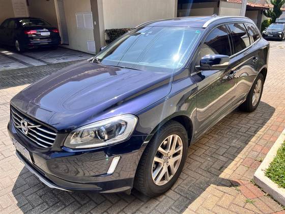 VOLVO XC60 2.0 T5 MOMENTUM GASOLINA 4P AUTOMÁTICO